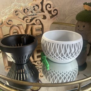 Crystal self watering pot